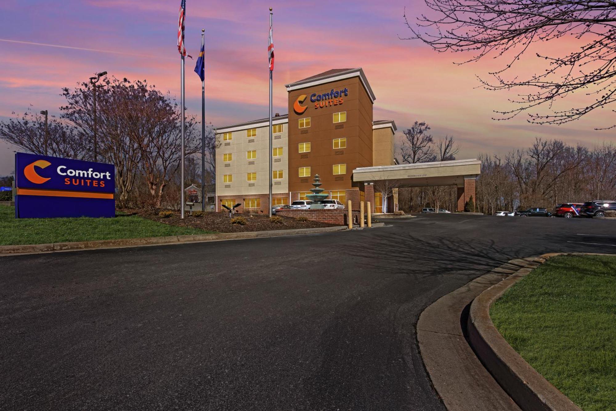 Comfort Suites Huntsville Midcity District At Research Park Exterior photo