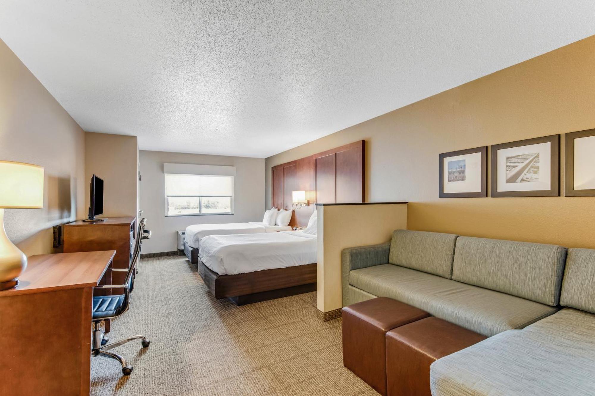 Comfort Suites Huntsville Midcity District At Research Park Exterior photo